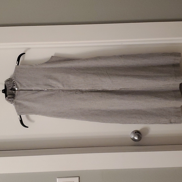 Dress - Picture 3 of 5